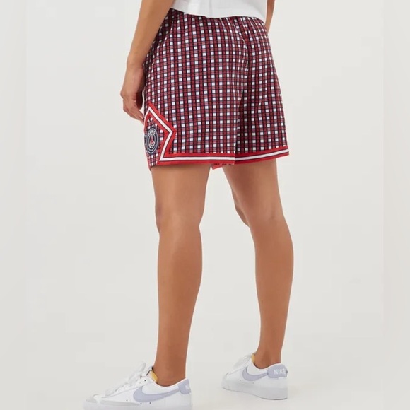 Jordan Women’s Paris Saint-Germain Plaid Woven Shorts - Picture 8 of 8